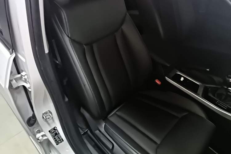 Used Wuling Jiachen 2022 1.5L Manual Comfort Edition Right Front Seat
