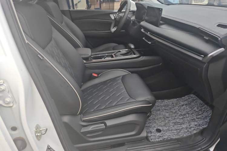 Used Wuling Jiachen 2022 1.5T CVT Deluxe Flagship Edition Right Front Seat