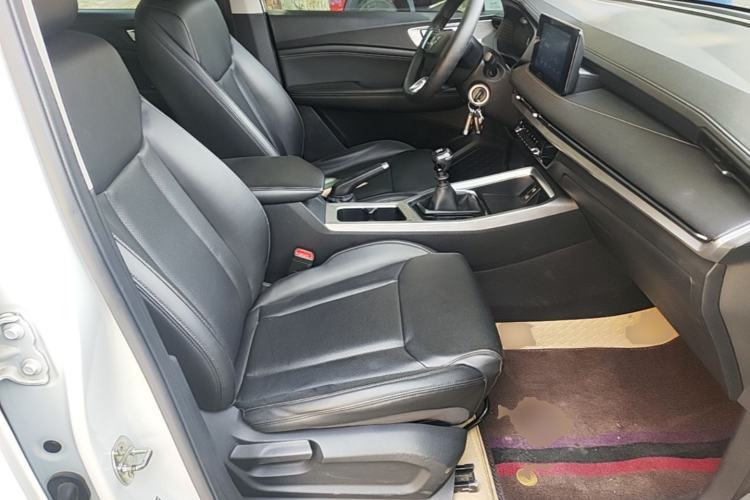 Used Wuling Jiachen 2022 1.5L Manual Light Comfort Edition Right Front Seat