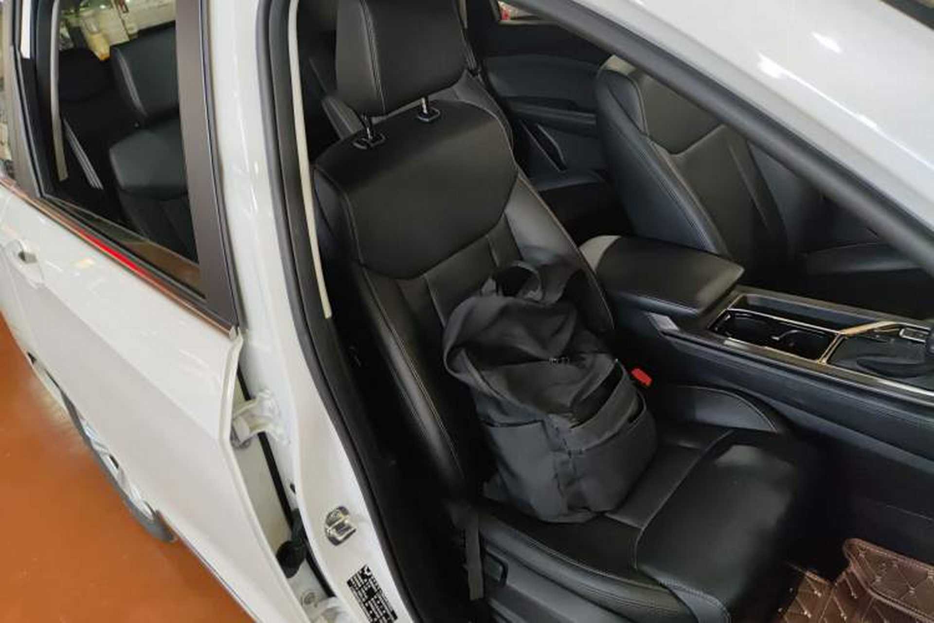 Used Wuling Jiachen 2022 1.5T CVT Smart Luxury Version Right Front Seat