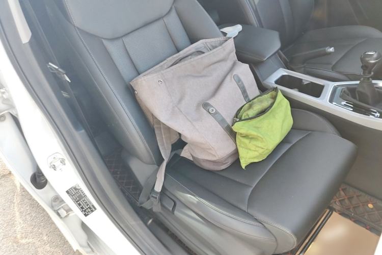 Used Wuling Jiachen 2022 1.5T Manual Light Enjoyment Dynamic Version Right Front Seat