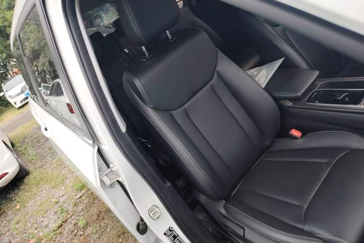 Used Wuling Jiachen 2022 1.5T CVT Smart Luxury Version Right Front Seat