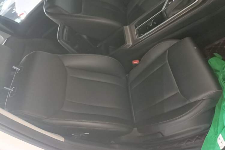Used Wuling Jiachen 2022 1.5T CVT Smart Luxury Version Right Front Seat