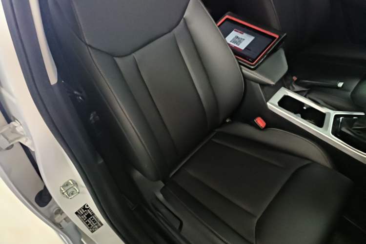 Used Wuling Jiachen 2022 1.5L Manual Comfort Edition Right Front Seat