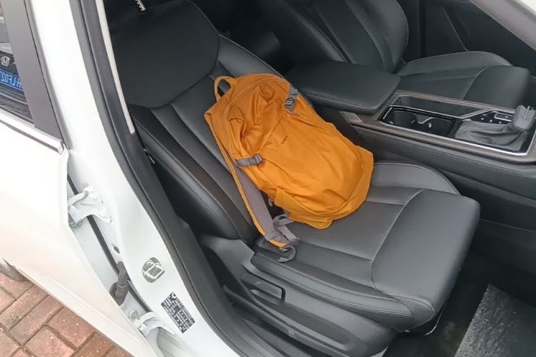 Used Wuling Jiachen 2022 1.5T CVT Smart Luxury Version Right Front Seat