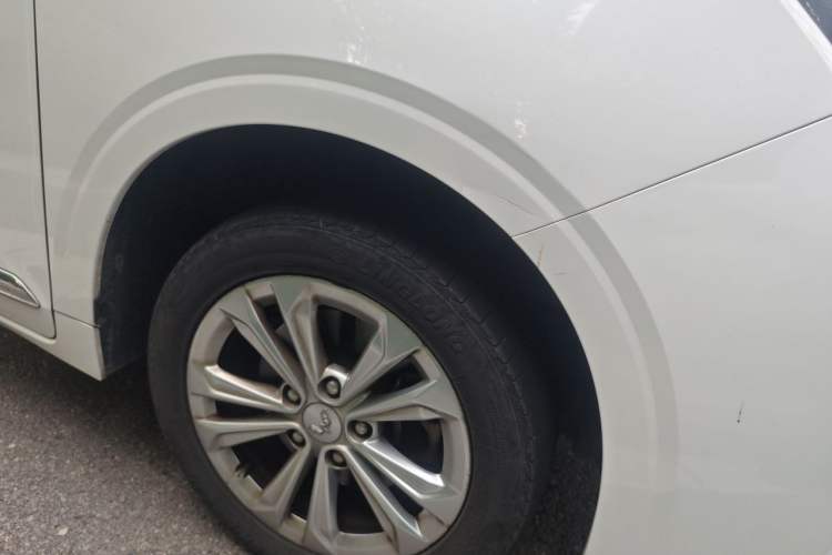 Used Wuling Jiachen 2022 1.5L Manual Comfort Edition Right Front Wheel Hub
