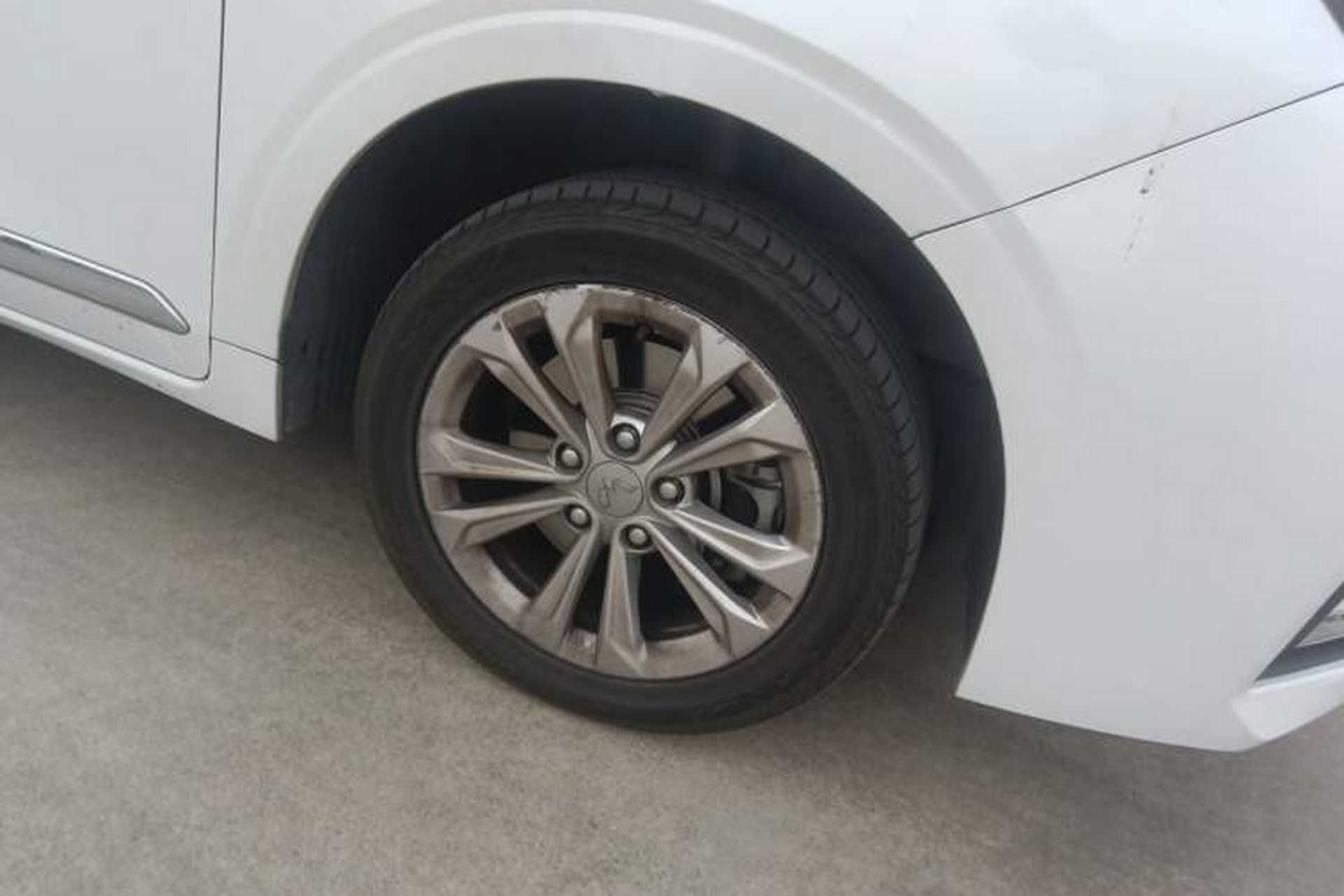 Used Wuling Jiachen 2022 1.5L Manual Comfort Edition Right Front Wheel Hub
