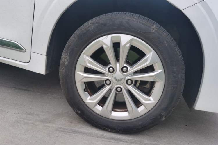 Used Wuling Jiachen 2022 1.5T Manual Comfort & Dynamic Version Right Front Wheel Hub