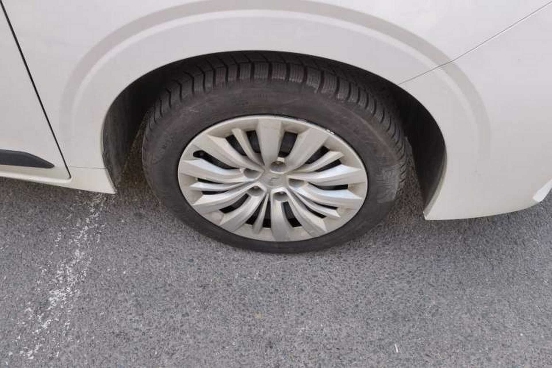 Used Wuling Jiachen 2022 1.5L Manual Enjoyment Elite Model Right Front Wheel Hub