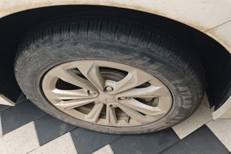 Used Wuling Jiachen 2022 1.5T CVT Smart Luxury Version Right Front Wheel Hub