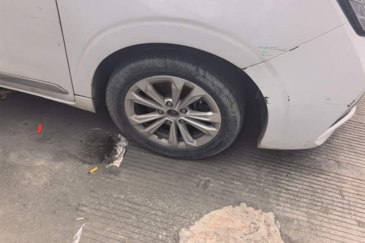 Used Wuling Jiachen 2022 1.5L Manual Light Comfort Edition Right Front Wheel Hub