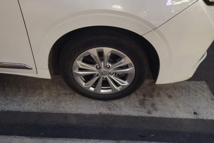 Used Wuling Jiachen 2022 1.5T CVT Smart Luxury Version Right Front Wheel Hub