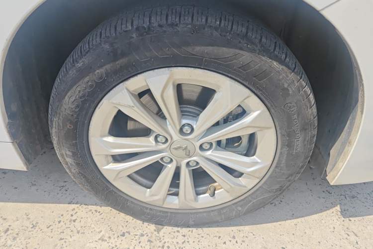 Used Wuling Jiachen 2022 1.5T CVT Smart Luxury Version Right Front Wheel Hub