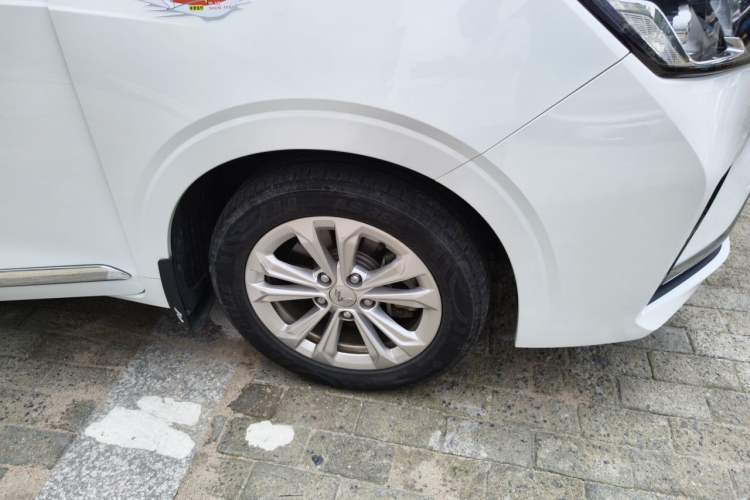 Used Wuling Jiachen 2022 1.5T CVT Smart Luxury Version Right Front Wheel Hub