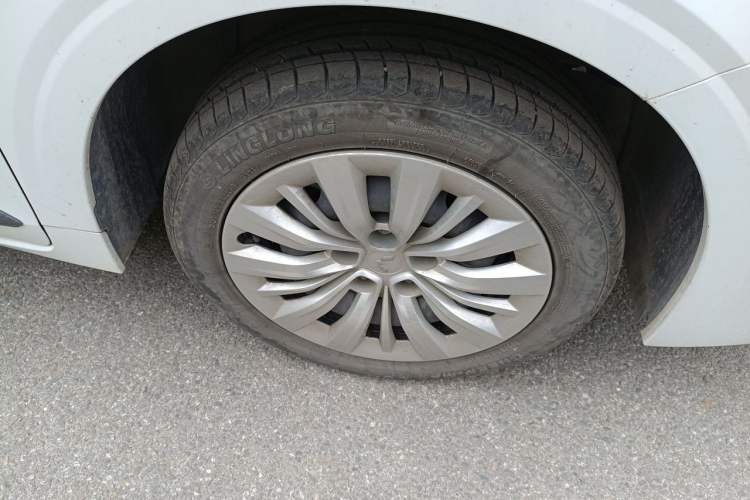 Used Wuling Jiachen 2022 1.5L Manual Enjoyment Elite Model Right Front Wheel Hub