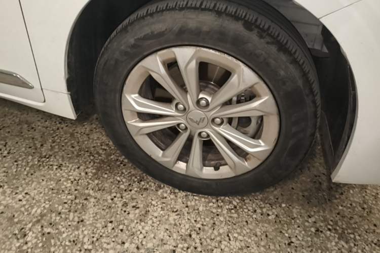 Used Wuling Jiachen 2022 1.5T Manual Comfort & Dynamic Version Right Front Wheel Hub