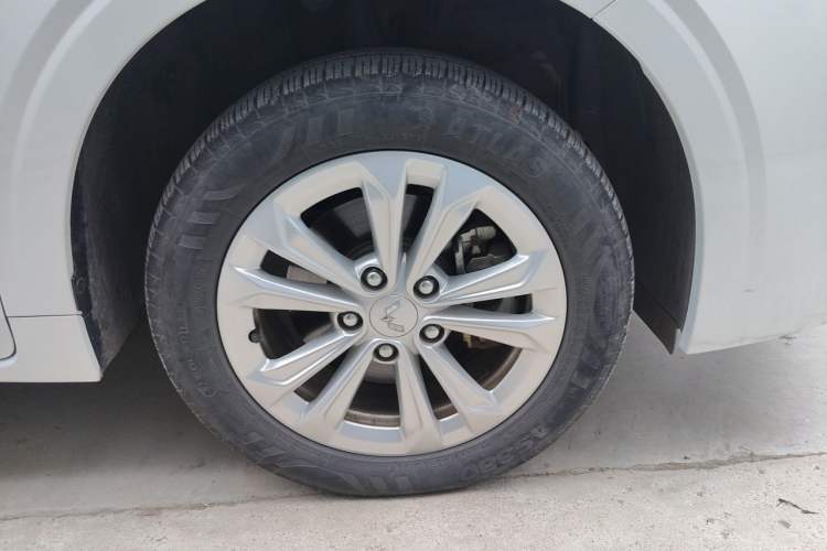Used Wuling Jiachen 2022 1.5T CVT Smart Luxury Version Right Front Wheel Hub