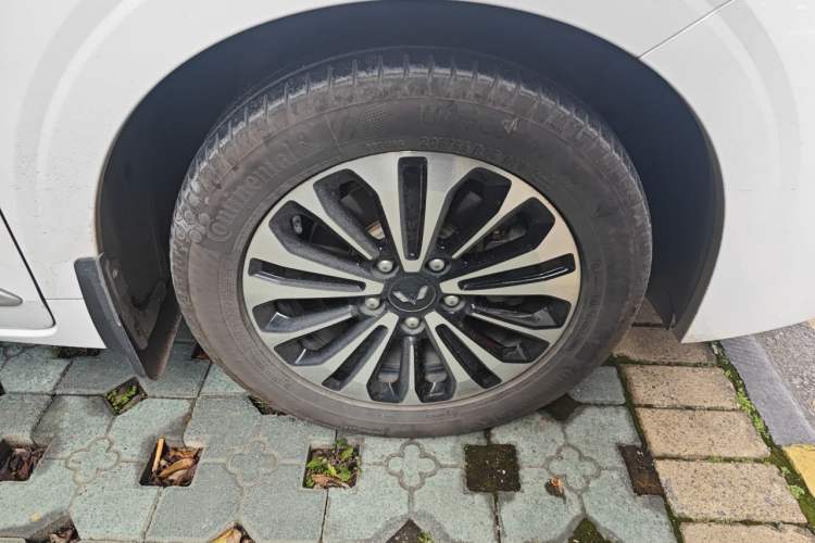 Used Wuling Jiachen 2022 1.5T CVT Deluxe Flagship Edition Right Front Wheel Hub