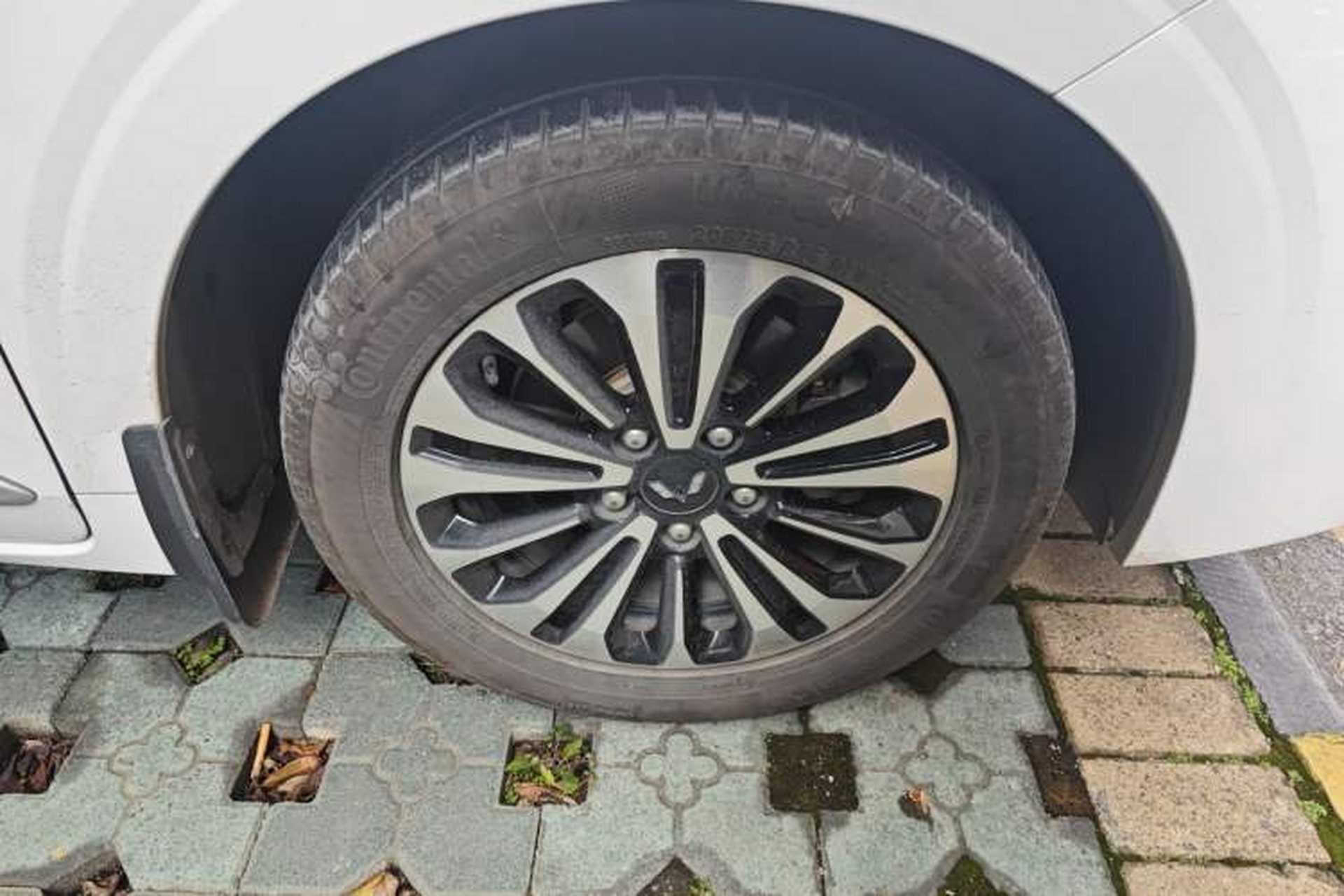 Used Wuling Jiachen 2022 1.5T CVT Deluxe Flagship Edition Right Front Wheel Hub