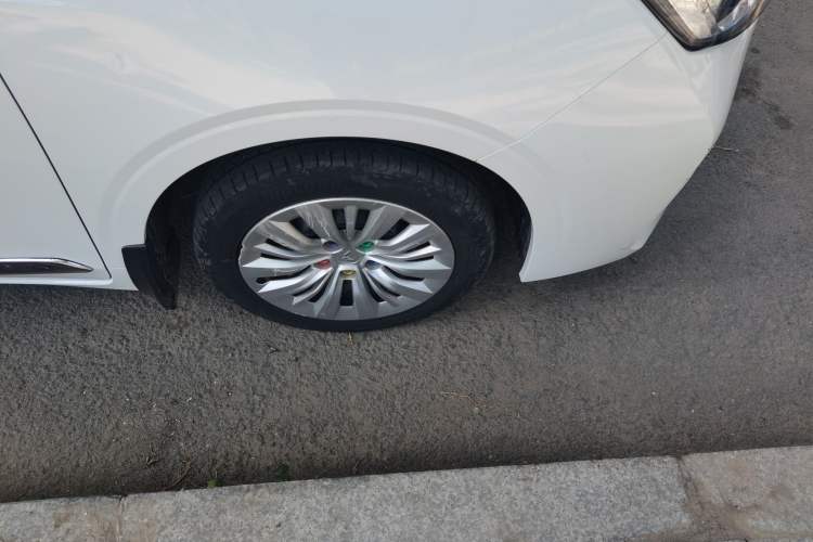 Used Wuling Jiachen 2022 1.5L Manual Enjoyment Elite Model Right Front Wheel Hub