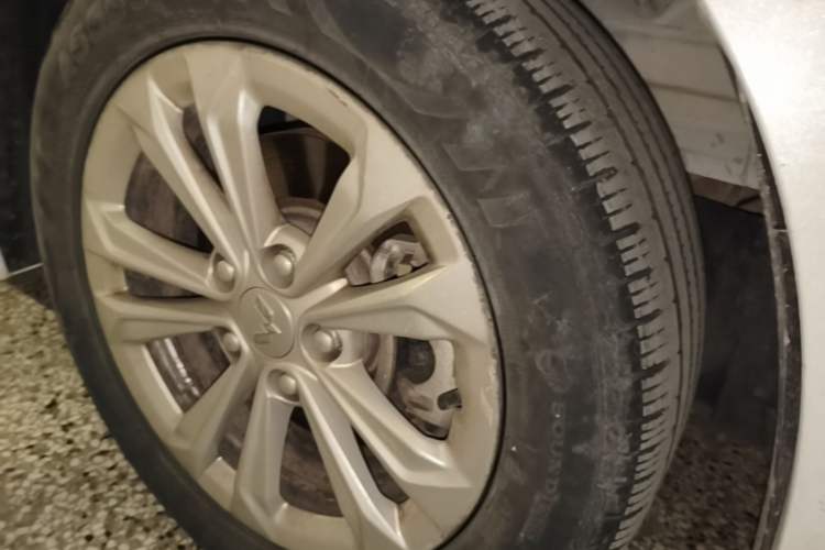 Used Wuling Jiachen 2022 1.5T Manual Comfort & Dynamic Version Right Front Wheel Hub