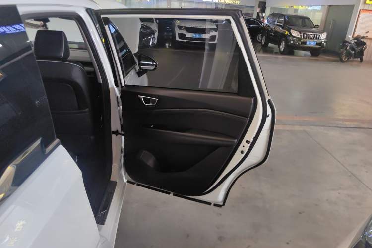 Used Wuling Jiachen 2022 1.5T CVT Deluxe Flagship Edition Right Rear Door Interior
