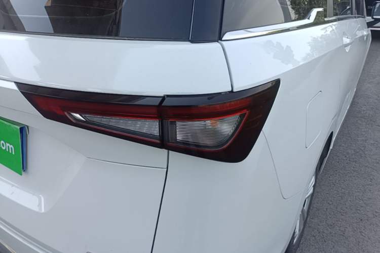 Used Wuling Jiachen 2022 1.5L Manual Light Comfort Edition Right Rear Taillight
