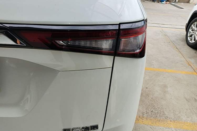 Used Wuling Jiachen 2022 1.5T CVT Smart Luxury Version Right Rear Taillight