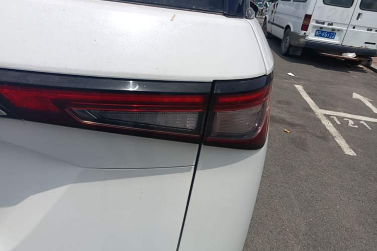 Used Wuling Jiachen 2022 1.5T CVT Deluxe Flagship Edition Right Rear Taillight