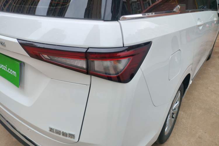 Used Wuling Jiachen 2022 1.5T Manual Comfort & Dynamic Version Right Rear Taillight