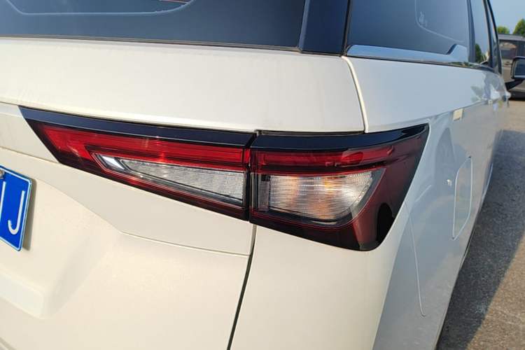 Used Wuling Jiachen 2022 1.5L Manual Comfort Edition Right Rear Taillight