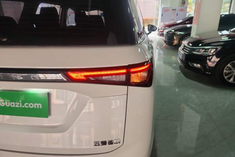 Used Wuling Jiachen 2022 1.5T CVT Smart Luxury Version Right Rear Taillight