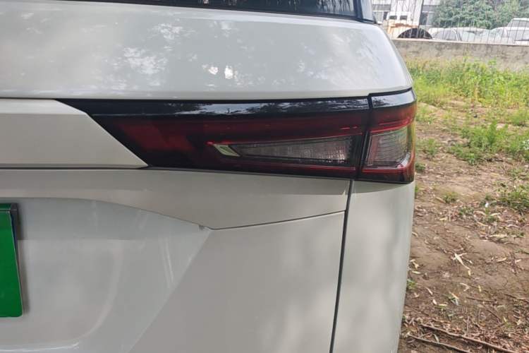 Used Wuling Jiachen 2022 1.5L Manual Enjoyment Elite Model Right Rear Taillight