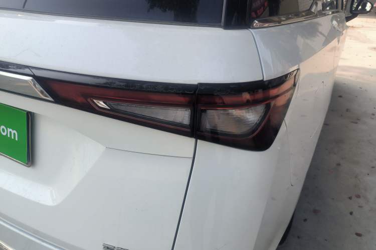 Used Wuling Jiachen 2022 1.5T CVT Deluxe Flagship Edition Right Rear Taillight
