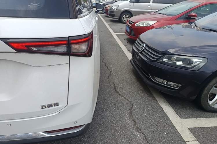 Used Wuling Jiachen 2022 1.5L Manual Light Comfort Edition Right Rear Taillight