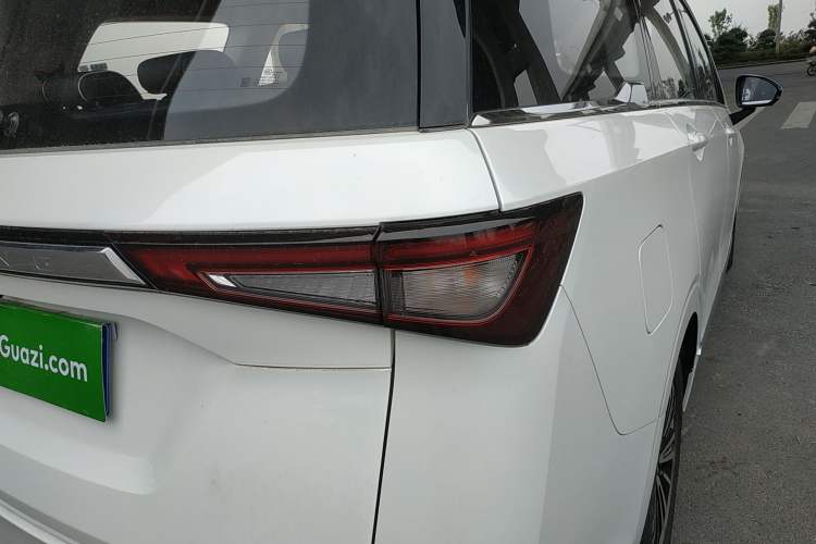 Used Wuling Jiachen 2022 1.5T CVT Deluxe Flagship Edition Right Rear Taillight