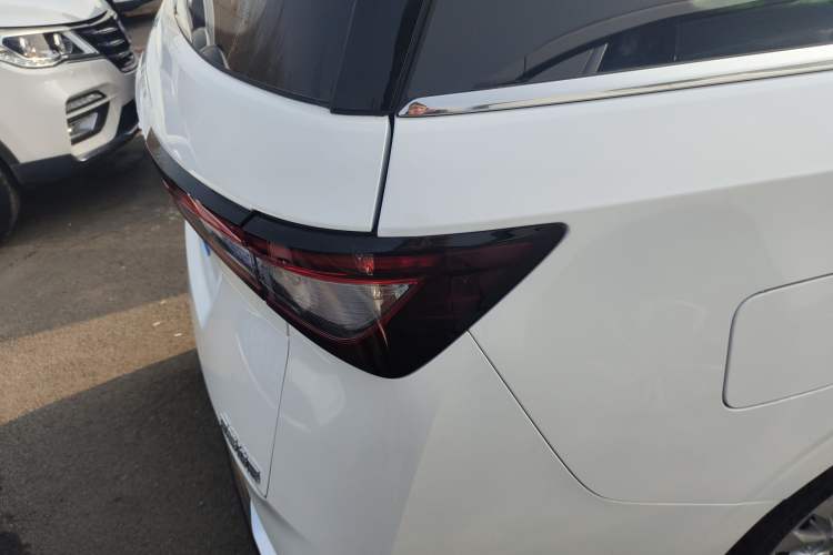Used Wuling Jiachen 2022 1.5L Manual Comfort Edition Right Rear Taillight