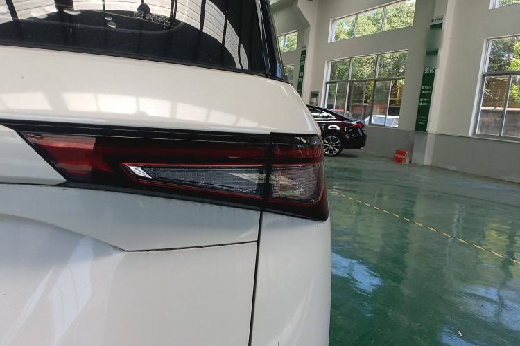 Used Wuling Jiachen 2022 1.5T Manual Light Enjoyment Dynamic Version Right Rear Taillight