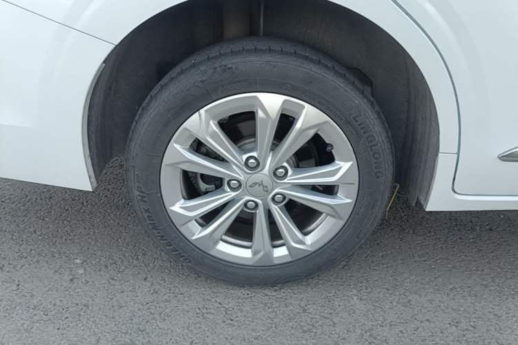 Used Wuling Jiachen 2022 1.5L Manual Light Comfort Edition Right Rear Wheel Hub