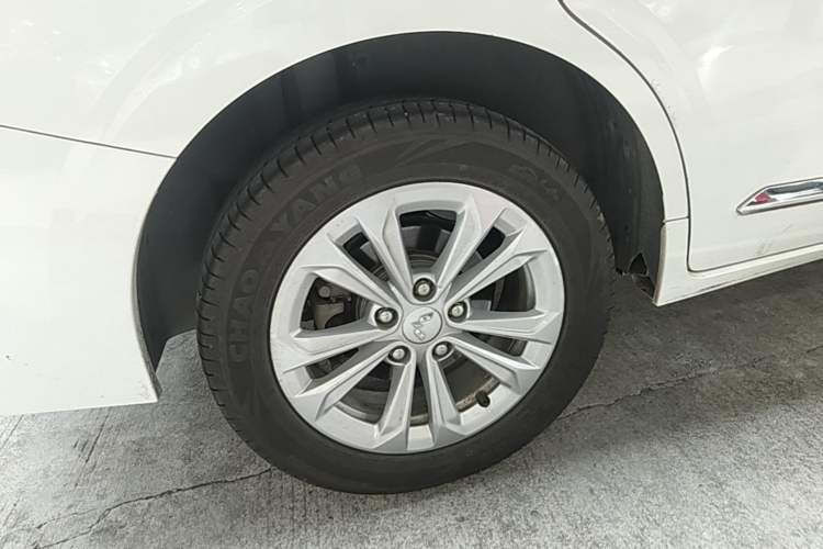 Used Wuling Jiachen 2022 1.5T Manual Comfort & Dynamic Version Right Rear Wheel Hub