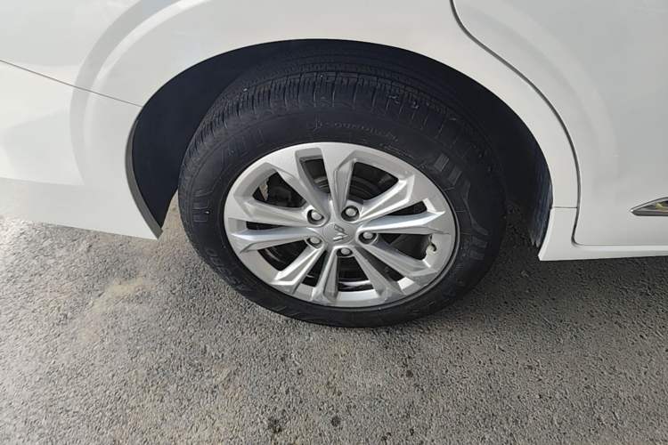 Used Wuling Jiachen 2022 1.5T Manual Light Enjoyment Dynamic Version Right Rear Wheel Hub