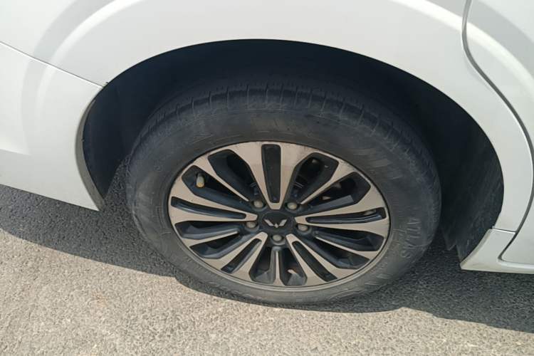 Used Wuling Jiachen 2022 1.5T CVT Deluxe Flagship Edition Right Rear Wheel Hub