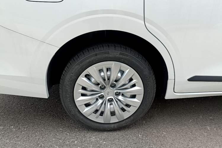 Used Wuling Jiachen 2022 1.5L Manual Enjoyment Elite Model Right Rear Wheel Hub