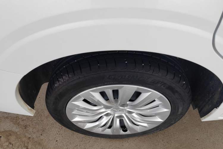 Used Wuling Jiachen 2022 1.5L Manual Enjoyment Elite Model Right Rear Wheel Hub