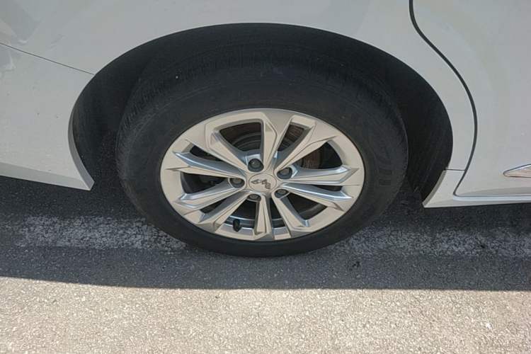 Used Wuling Jiachen 2022 1.5T Manual Comfort & Dynamic Version Right Rear Wheel Hub
