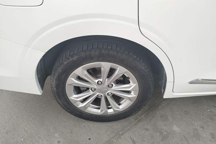 Used Wuling Jiachen 2022 1.5T Manual Comfort & Dynamic Version Right Rear Wheel Hub
