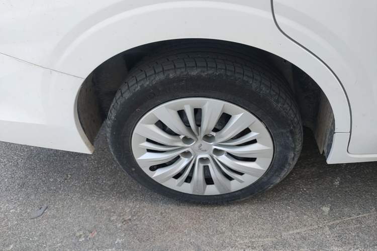 Used Wuling Jiachen 2022 1.5L Manual Enjoyment Elite Model Right Rear Wheel Hub