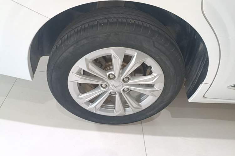 Used Wuling Jiachen 2022 1.5T CVT Smart Luxury Version Right Rear Wheel Hub