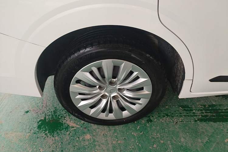 Used Wuling Jiachen 2022 1.5L Manual Enjoyment Elite Model Right Rear Wheel Hub