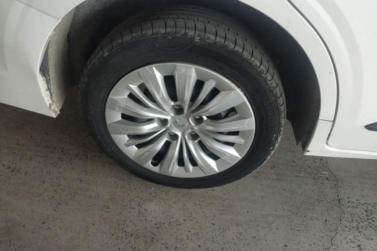 Used Wuling Jiachen 2022 1.5L Manual Enjoyment Elite Model Right Rear Wheel Hub